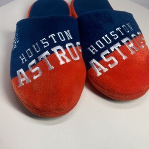 Houston Astros Team Logo Staycation Slipper men’s 11-12 watch them win in style
